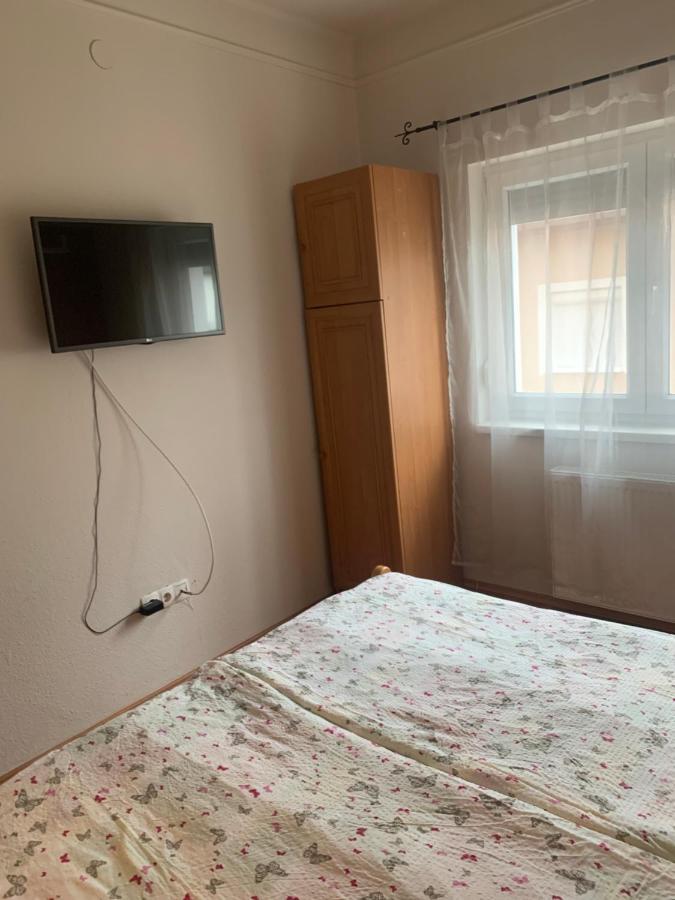 Gabor Aron Apartment ハイデゥソボスロー エクステリア 写真