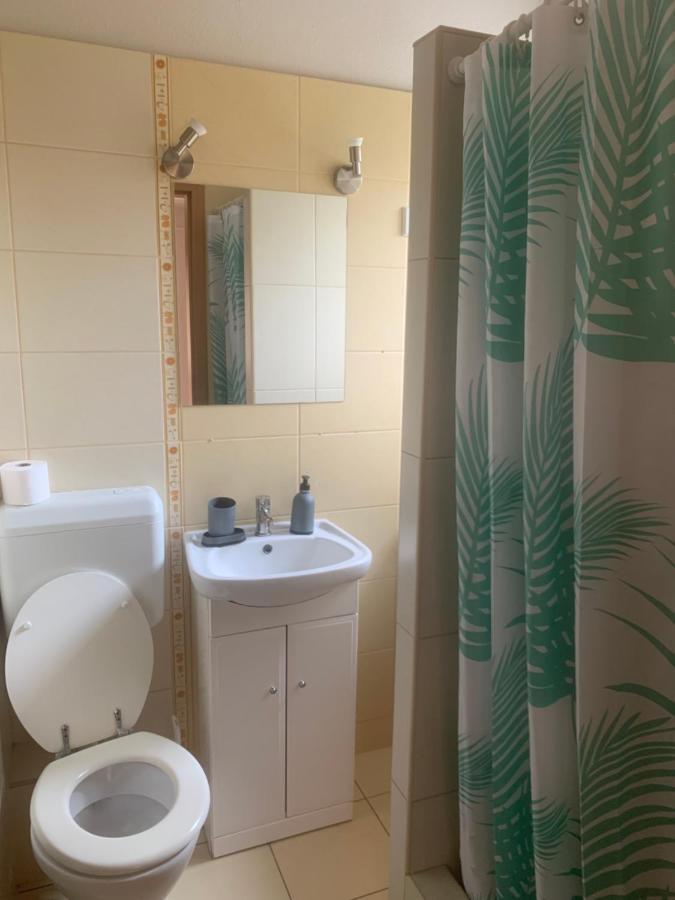 Gabor Aron Apartment ハイデゥソボスロー エクステリア 写真
