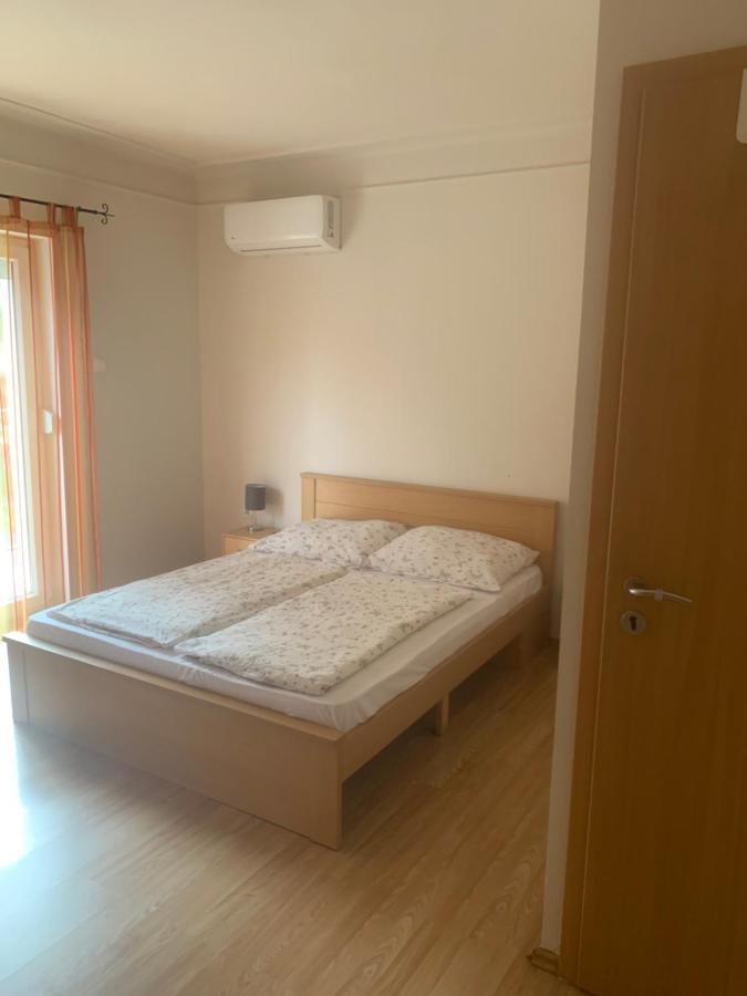 Gabor Aron Apartment ハイデゥソボスロー エクステリア 写真
