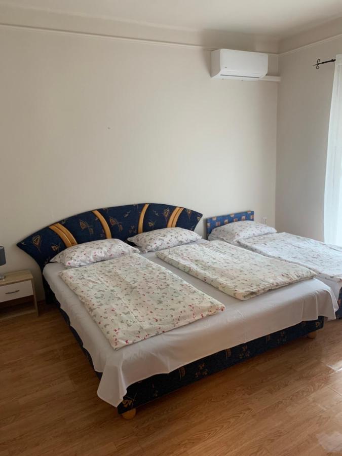 Gabor Aron Apartment ハイデゥソボスロー エクステリア 写真