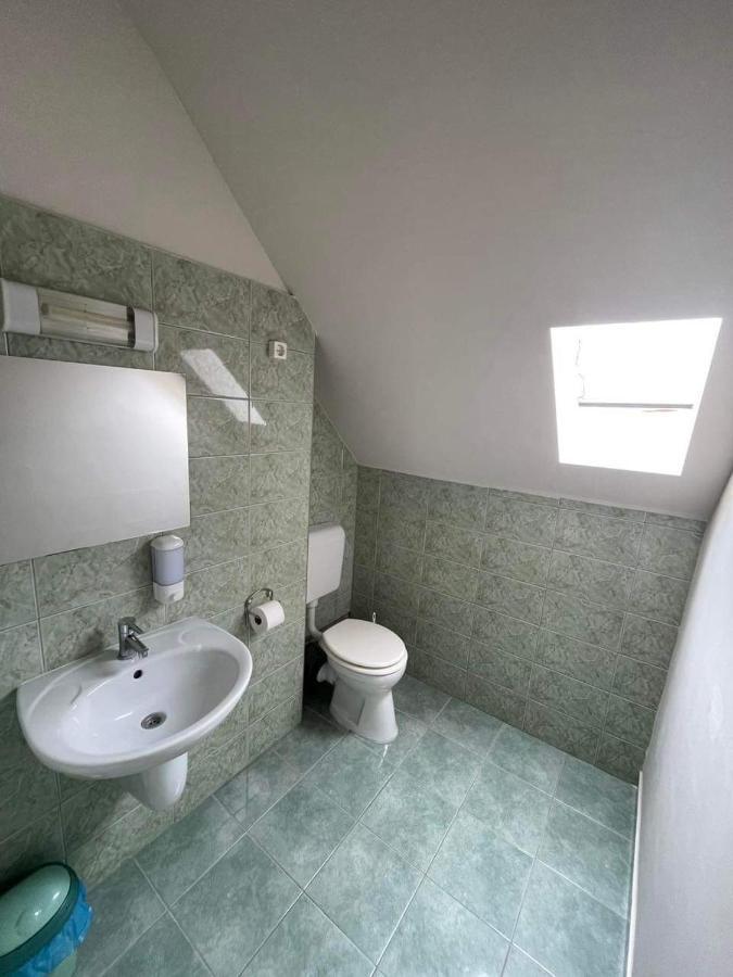 Gabor Aron Apartment ハイデゥソボスロー エクステリア 写真