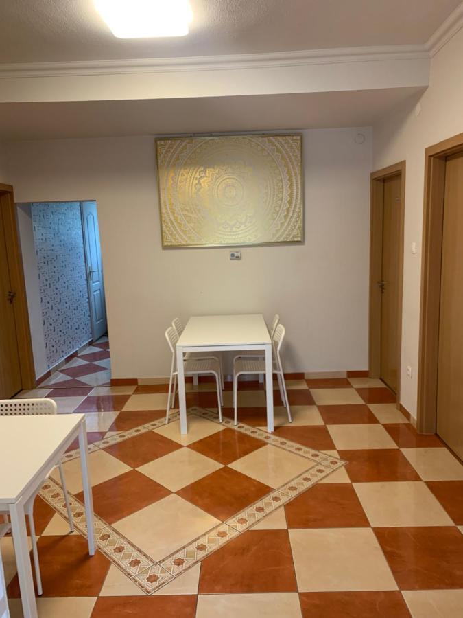 Gabor Aron Apartment ハイデゥソボスロー エクステリア 写真